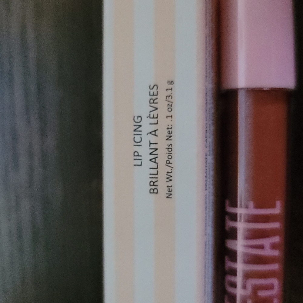 Lip gloss - Picture 2 of 3